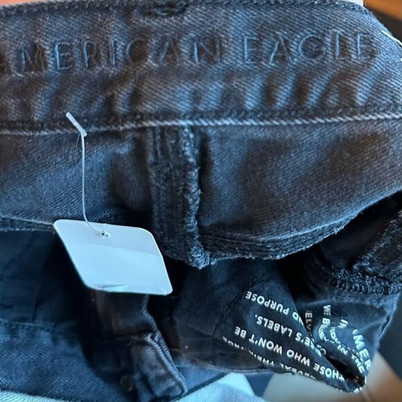 American Eagle (0 Reg) Black Distressed Mom Jeans - Picture 4 of 6